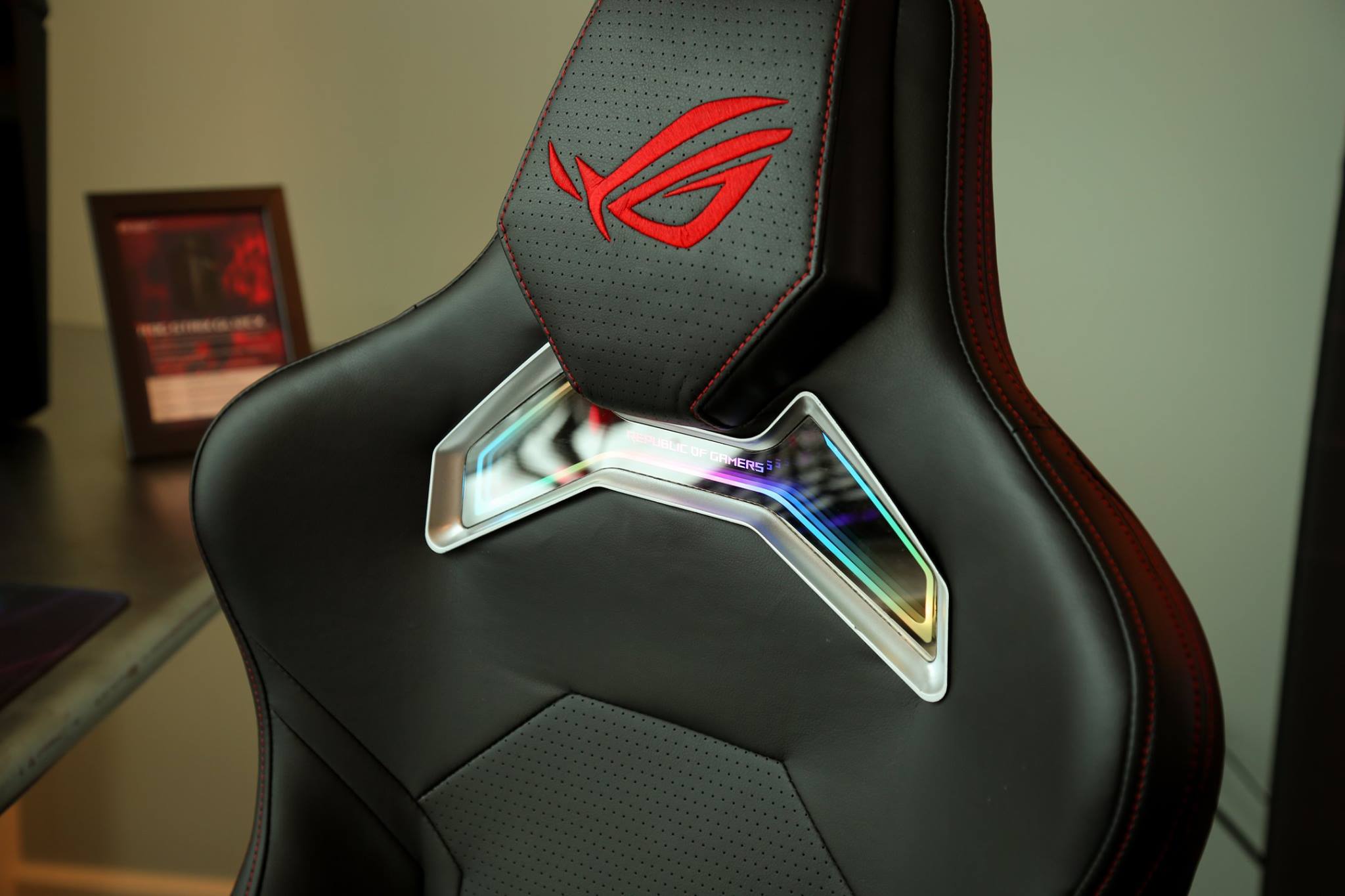 Asus Rog Chariot Gaming Chair Packed With Rgb Lighting Gamingph Com